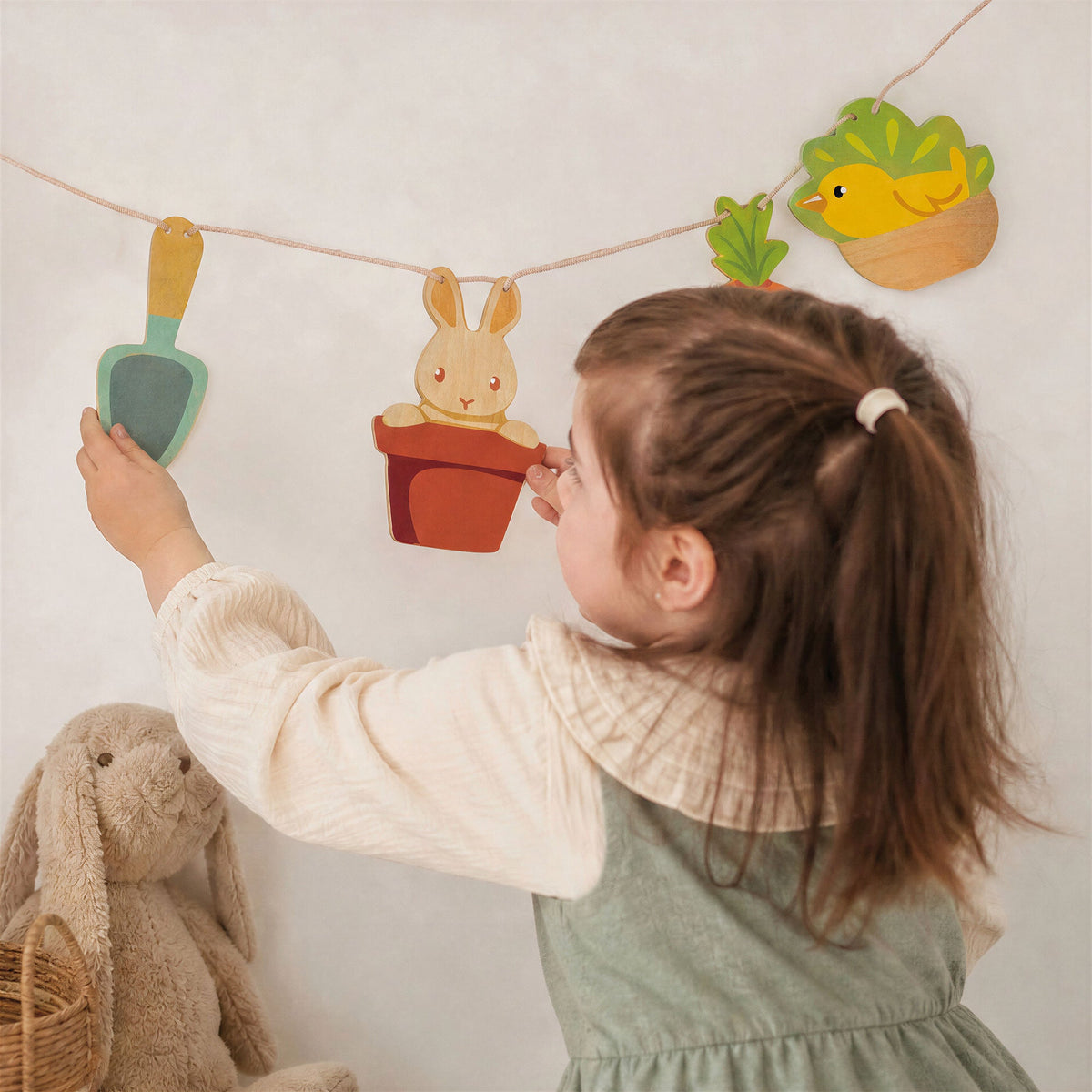 Springtime Garden Garland